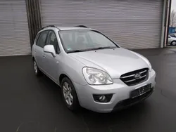 Silber Gebraucht 2009 Kia Carens EX Van / Kleinbus | 5.850 € (Teuer)