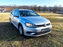 Silber Gebraucht 2018 VW Golf VII Trendline Kombi | 10.990 € (Fairer Preis)