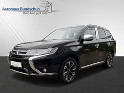 Schwarz Gebraucht 2015 Mitsubishi Outlander P-HEV Top SUV | 19.990 € (Fairer Preis)