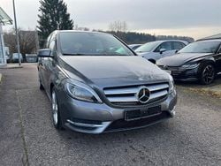 Grau Gebraucht 2014 Mercedes 200 Sport Limousine | 13.999 € (Fairer Preis)