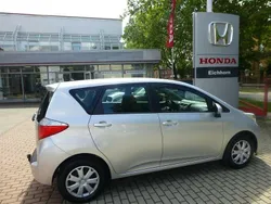 Silber Gebraucht 2011 Toyota Verso Van / Kleinbus | 5.790 €
