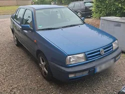 Blau Gebraucht 1995 VW Vento Limousine | 1.650 €