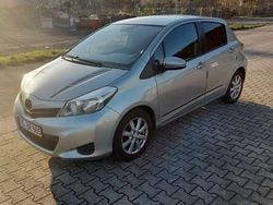 Grün Gebraucht 2012 Toyota Yaris Limousine | 4.900 € (Fairer Preis)