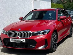 Melbourne rot Gebraucht 2024 BMW 330e Shadowline Kombi | 44.949 € (Fairer Preis)