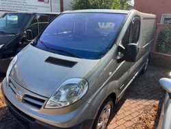 Silber Gebraucht 2008 Nissan Primastar Van / Kleinbus | 8.999 €