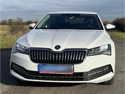 Weiß Gebraucht 2021 Skoda Superb Limousine | 19.190 € (Teuer)