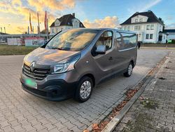 Grau Gebraucht 2015 Renault Trafic Van / Kleinbus | 7.290 € (Guter Preis)