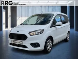 Weiß Gebraucht 2020 Ford Tourneo Courier Trend Van / Kleinbus | 17.990 € (Teuer)