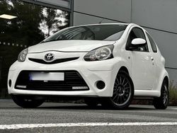 Weiß Gebraucht 2013 Toyota Aygo Cool Kleinwagen | 3.443 € (Fairer Preis)