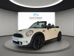 Weiß Gebraucht 2011 Mini Cooper S Cabriolet Cabrio | 10.885 € (Etwas zu teuer)