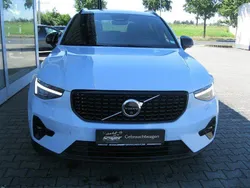 Blau Gebraucht 2024 Volvo XC40 Plus SUV | 38.990 € (Etwas zu teuer)
