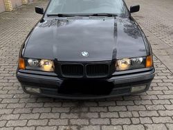 Schwarz Gebraucht 1995 BMW 320 Cabriolet Performance Cabrio | 5.200 €