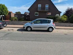 Silber Gebraucht 2005 Renault Scénic II Dynamique Van / Kleinbus | 2.500 € (Fairer Preis)