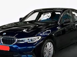 Blau Gebraucht 2021 BMW 330e Advantage Limousine | 29.999 €