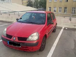 Rot Gebraucht 2004 Renault Clio II Kleinwagen | 2.900 € (Teuer)