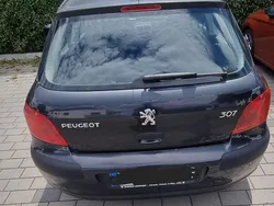 Schwarz Gebraucht 2001 Peugeot 307 Kleinwagen | 2.799 €