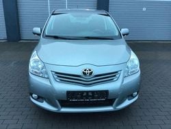 Grau Gebraucht 2013 Toyota Verso Travel Van / Kleinbus | 8.999 € (Guter Preis)