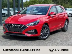 Engine red / sol Neu 2024 Hyundai i30 Trend Limousine | 25.100 € (Superpreis)
