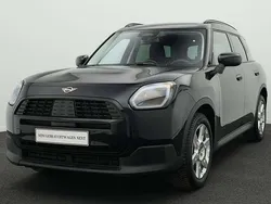 Schwarz Gebraucht 2024 Mini Countryman Classic SUV | 33.921 €