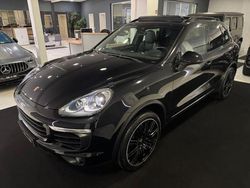 Tiefschwarzmetallic Gebraucht 2016 Porsche Cayenne SUV | 34.900 € (Etwas zu teuer)