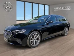 Schwarz Gebraucht 2024 Mercedes E220 Avantgarde Kombi | 47.979 € (Guter Preis)