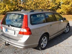 Silber Gebraucht 2009 Volvo V70 Momentum Kombi | 5.750 €