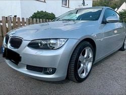 Silber Gebraucht 2007 BMW 325 Coupé | 8.500 €