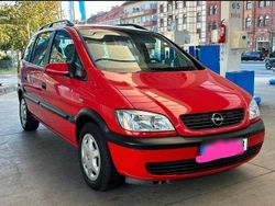 Rot Gebraucht 2000 Opel Zafira Van / Kleinbus | 4.500 €
