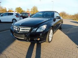 Schwarz Gebraucht 2011 Mercedes E200 Cabrio | 15.900 € (Fairer Preis)