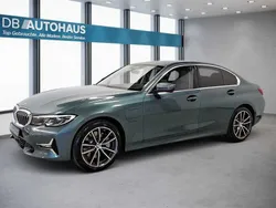 Blau Gebraucht 2020 BMW 330e Luxury Line Limousine | 30.470 € (Guter Preis)