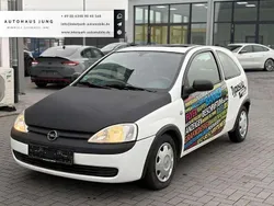 Weiß Gebraucht 2001 Opel Corsa Basis Limousine | 799 € (Fairer Preis)