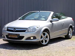 Grau Gebraucht 2009 Opel Astra Cabriolet Cosmo Cabrio | 4.450 € (Fairer Preis)