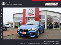 Estorilblau 2 metallic Gebraucht 2018 BMW 218 Active Tourer M Sport Van / Kleinbus | 16.475 € (Guter Preis)