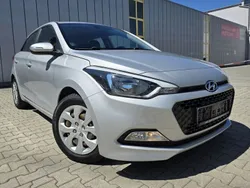 Silber Gebraucht 2017 Hyundai i20 Limousine | 8.490 € (Fairer Preis)