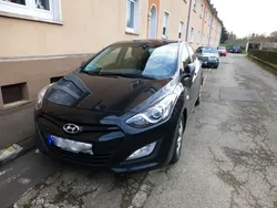 Schwarz metallic Gebraucht 2012 Hyundai i30 Classic Limousine | 8.500 € (Teuer)