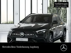 Kosmosschwarz Gebraucht 2024 Mercedes GLA200 AMG SUV | 42.500 € (Fairer Preis)