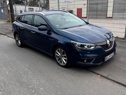 Blau Gebraucht 2017 Renault Mégane GrandTour Kombi | 8.200 € (Etwas zu teuer)