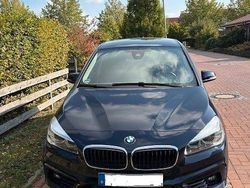 Blau Gebraucht 2017 BMW 220 Gran Tourer M Sport Van / Kleinbus | 10.900 € (Superpreis)
