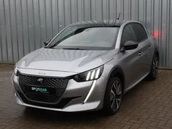 Artense silber metallic Gebraucht 2021 Peugeot e-208 GT Kleinwagen | 19.750 € (Fairer Preis)