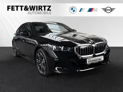 Saphirschwarz metallic Gebraucht 2024 BMW i5 Comfort Edition Limousine | 56.800 €