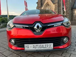 Rot Gebraucht 2016 Renault Clio IV LIMITED Limousine | 6.990 € (Fairer Preis)