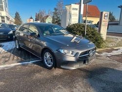 Grau Gebraucht 2019 Mercedes A180 Kleinwagen | 16.900 € (Guter Preis)