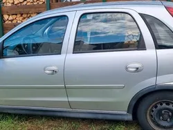Silber Gebraucht 2006 Opel Corsa Edition Kleinwagen | 1.100 € (Fairer Preis)