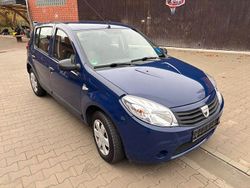 Blau Gebraucht 2009 Dacia Sandero Limousine | 3.200 € (Etwas zu teuer)