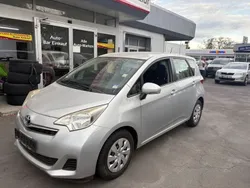 Silber Gebraucht 2013 Toyota Verso-S Life Van / Kleinbus | 5.990 € (Superpreis)