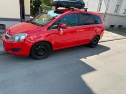 Rot Gebraucht 2010 Opel Zafira Van / Kleinbus | 3.500 € (Fairer Preis)