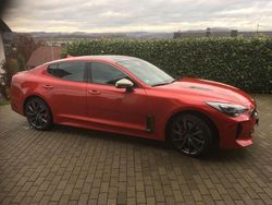 Rot Gebraucht 2018 Kia Stinger Kleinwagen | 26.900 € (Etwas zu teuer)