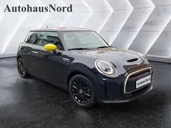 Schwarz Gebraucht 2022 Mini Cooper SE Classic Kleinwagen | 17.900 € (Fairer Preis)