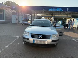 Grau Gebraucht 2002 VW Passat Limousine | 3.700 € (Teuer)