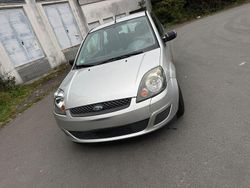 Grau Gebraucht 2006 Ford Fiesta Ambiente Kleinwagen | 800 € (Superpreis)